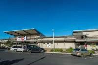 Tasman Holiday Parks - Fisherman's Beach Hotels in Emu Park