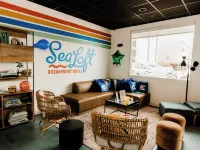 SeaLoft Oceanfront Hotel Hotel dekat Bar Seacrets