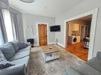 Renovated 2 bed near downtown