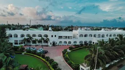 Chanakya Bnr Hotel