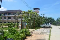 Be Fine Sabuy Hotel and Resort Hotels near Khun Thale Park