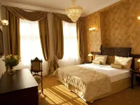 Hotel Kolegiacki Hotels near Archeological Museum