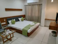 Hotel Satkar Chhatral Hotel di Kalol
