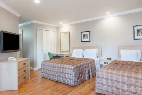 Days Inn by Wyndham San Francisco S/Oyster Point Airport فنادق في بريسباني
