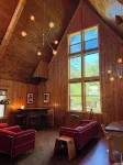 Pinecrest Retreat現代A字形木屋 - 木屋