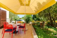 Apartments Pharos