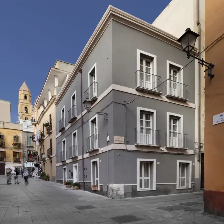 Cagliari Marina Harbour Guest House & Lounge