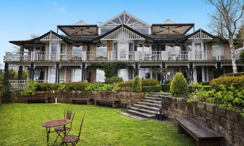Echoes Boutique Hotel & Restaurant
