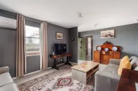 Robinson Cottage Hotels in Oatlands