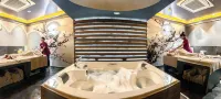 Ramada Hotel & Suites by Wyndham Izmir Kemalpasa - spa