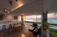 Kristal Hotel Kupang - bar