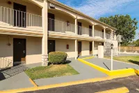 Days Inn by Wyndham Market Center Dallas Love Field Hotels in Dallas
