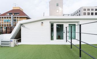 Neat House Hongdae
