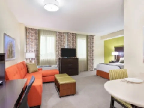 สเตย์บริดจ์ สวีทส์ ไมอามี อินเตอร์เนชั่นแนล แอร์พอร์ต บาย IHG โรงแรมในไมอามี