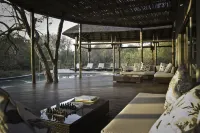 Moditlo River Lodge Hotels in Kampersrus AH