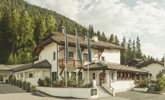 Hotel Waldhuus