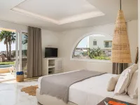 Finikas Hotel Hotel dekat Pantai Agiassos