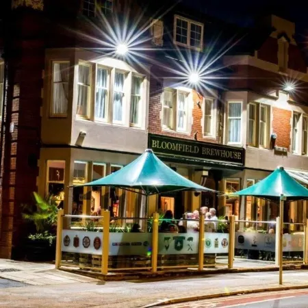 Bloomfield Brewhouse Отели рядом с достопримечательностью «Блэкпульский зоопарк»
