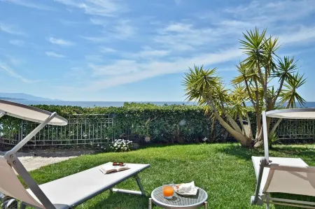 Villa Grachira Отели в г. Альгеро