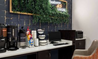 La Quinta Inn & Suites by Wyndham Oxford - Anniston