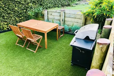 Sunny Character 2 Bedroom Home - Mission Bay Hotels in Orakei