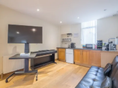 Rasa Sayang House Self-Check in Facility Hotels in Oxford