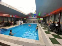 Hogis Luxury Suites - Pools