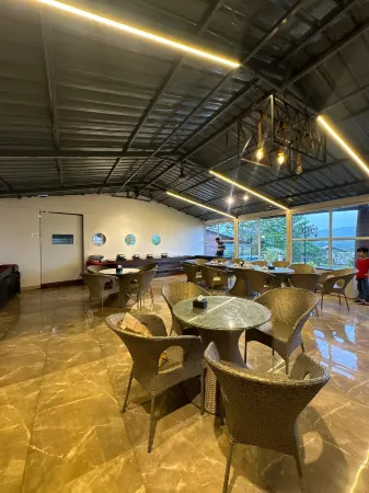 Canvas Resort Отели в г. Дхокшет