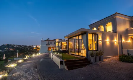 The Northcliff Boutique Hotel Отели рядом с достопримечательностью «Melville Koppies»