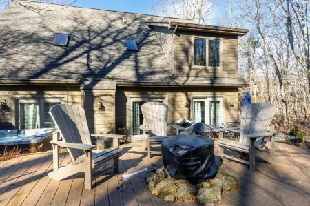 111 Hickory Springs in Wintergreen Resort