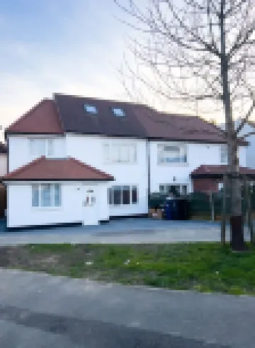 Zozy, Clitterhouse Hotels near Finchley