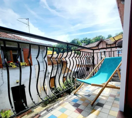 Appartements le 56, Calme, Entre Ville et Lac - Sejouraixlesbains Отели в г. Экс-ле-Бен