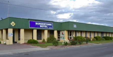 Bordertown Motel Отели в г. Бордертаун