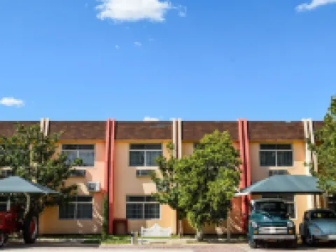 Hotel Sicomoro โรงแรมในชีวาวา