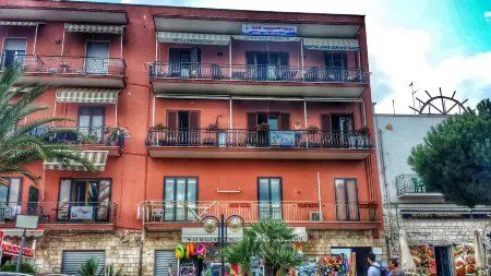 B&B L'Isola Отели в г. Sant'Isidoro