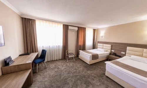 Osh Grand Hotel Chavo