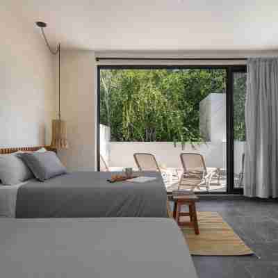 Twelve O’Clock Luxury Villas Rooms