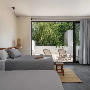 Twelve O’Clock Luxury Villas