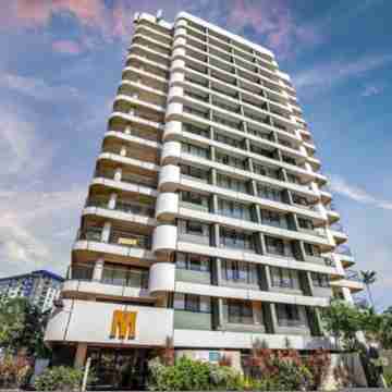 Downtown Delight 2Br Getaway with Pool Hotel Exterior