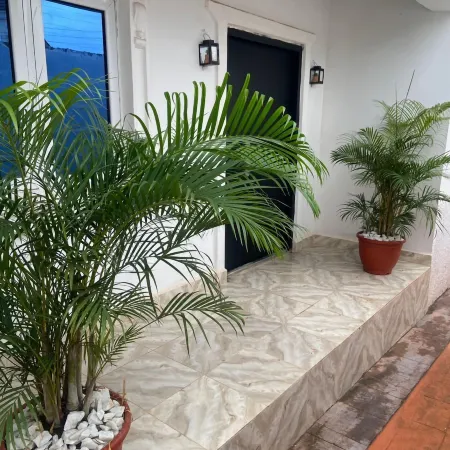 Claramojisola - Eunice Apartments
