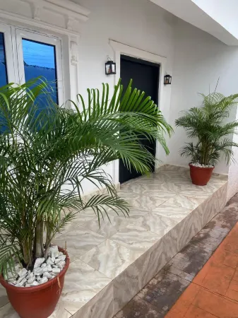 Claramojisola - Eunice Apartments