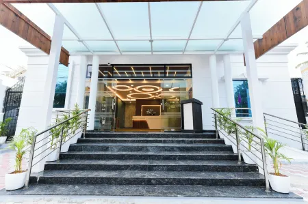 Hotel Shine International