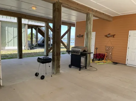 Krusty Crab Отели рядом с достопримечательностью «W Beach Blvd»