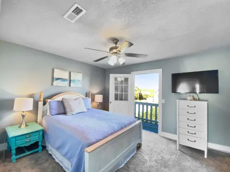 Shoreline Townhomes #10 - 2 Br Townhouse by RedAwning Отели в г. Inlet Beach