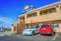 Day & Night Inn - parking