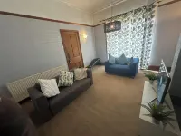 House- Parking Garden & Central Location