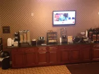 Aashram Hotel by Niagara River - breakfast