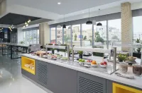 Studio M Muscat - breakfast