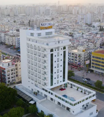 納沃納飯店 Naciye Filizay Ilkogretim Okulu附近的飯店