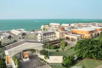 Joia Rose Hall by Iberostar Hoteles cerca de Rose Hall Beach Club